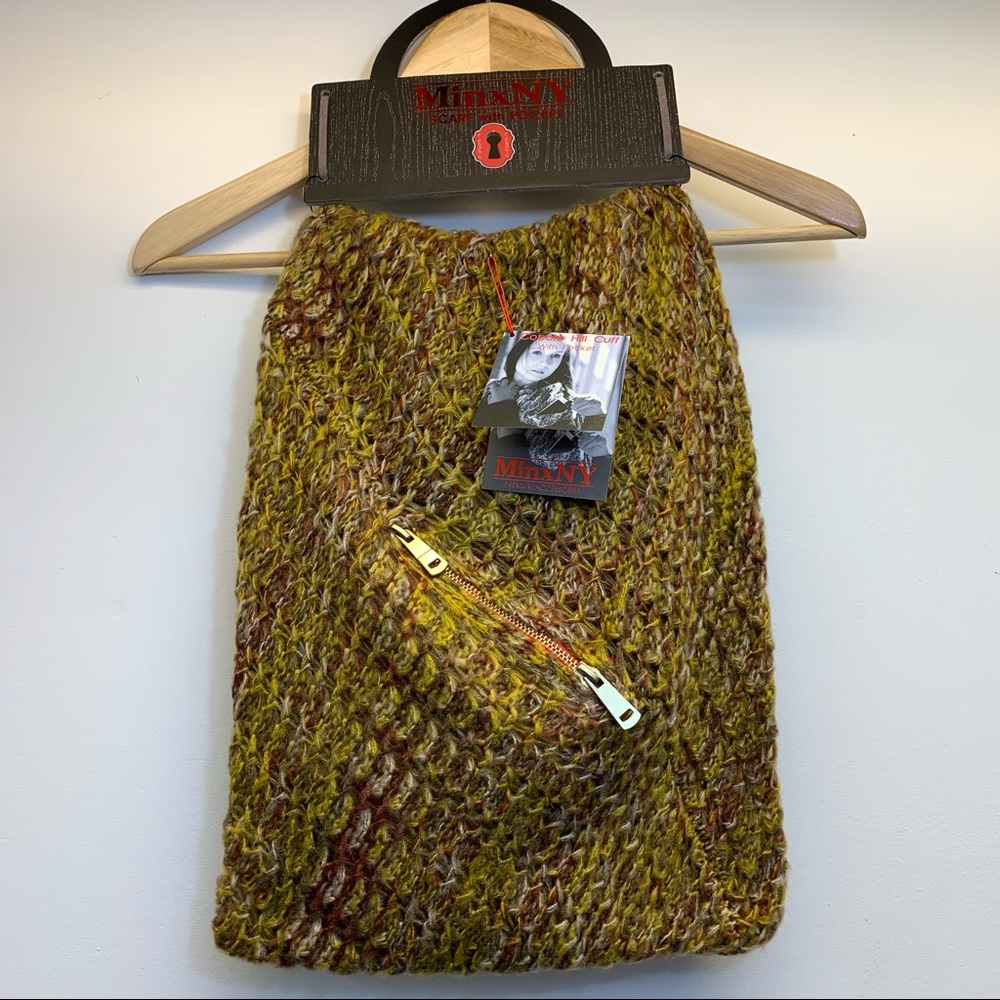 MinxNY Infinity Cuff Knit Scarf With Zip Pocket NEW